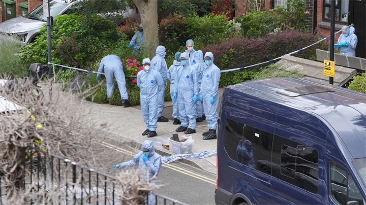 英国男子因涉嫌行李箱遗体谋杀被判至少 42 年监禁1