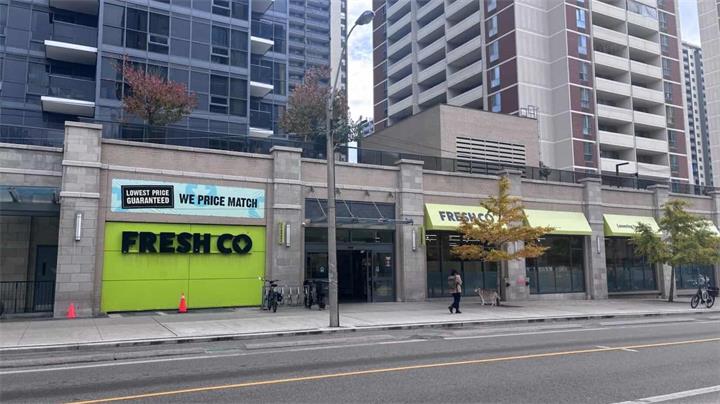 FreshCo 部分员工佩戴随身摄像头,引发安全和隐私问题1