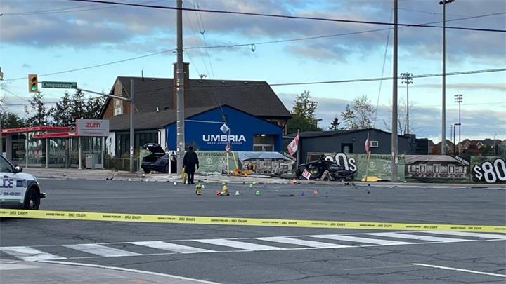 布兰普顿清晨发生两车相撞事故,造成1人死亡1