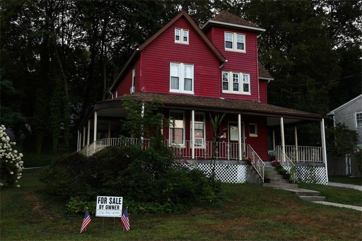 美国财政部长贝森特表示,高利率可能是导致房地产衰退的原因1