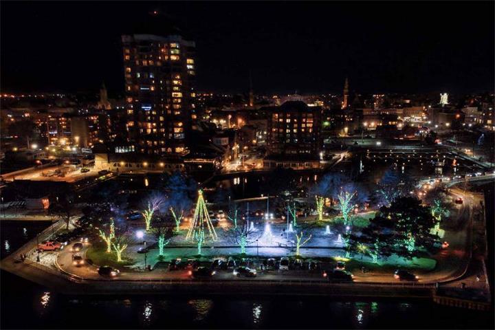 Brockville 小镇本月起提供免费驾车观赏节日灯光秀1