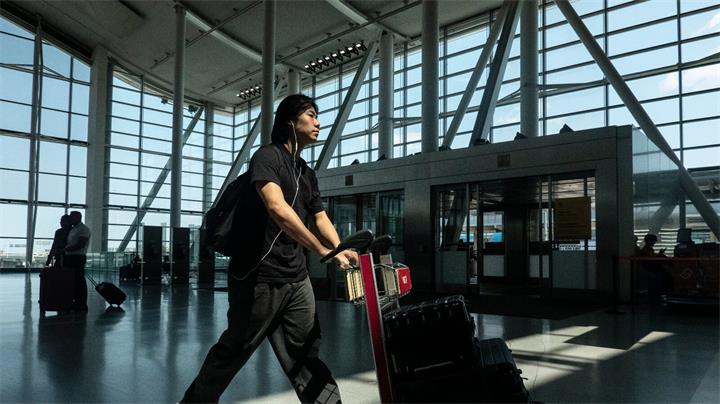 加拿大边境服务局 (CBSA) 表示,部分加拿大机场的安检亭出现故障停止使用1