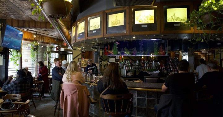 多伦多市民含泪告别 80 年老牌酒吧 Imperial Pub：承载三代人的回忆，即将被新公寓取代1