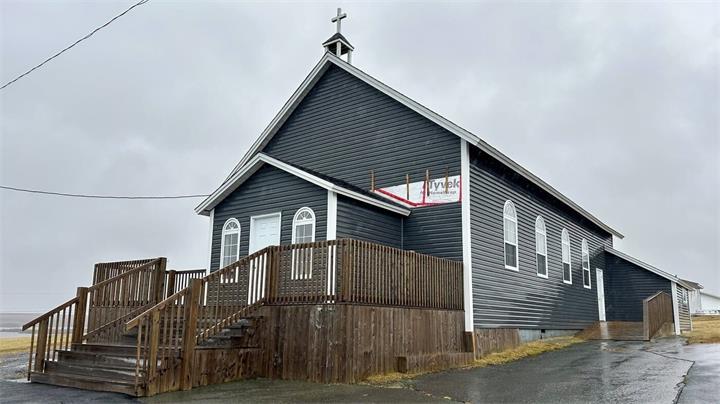 85人小镇迎来奇迹:匿名捐赠者买下将被拍卖的百年教堂,社区居民松了一口气1