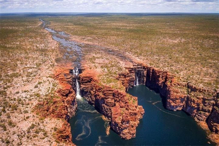 加拿大发布澳大利亚旅行警告:菲娜三级热带气旋登陆,多地恐现山洪与中断服务1