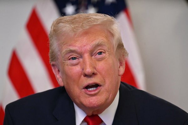 特朗普称将“永久暂停”来自贫困国家的移民，誓言撤销数百万移民合法身份1