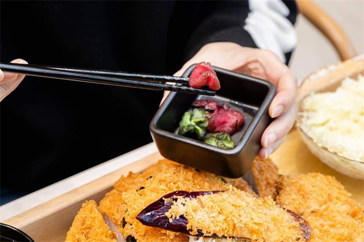 酥脆的艺术：日本人气炸猪排品牌 SAKU 登陆多伦多6