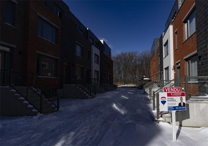 加拿大房地产协会（CREA）表示，11月份房屋销售额同比下降近11%，市场进入“盘整”状态1