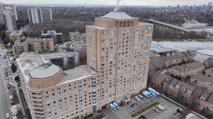 多伦多市中心酒店发生坠楼事件 一名58岁女子不幸身亡1