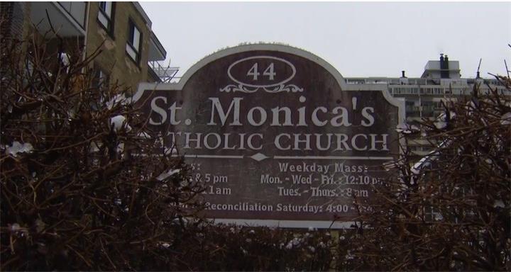 教堂中发现被遗弃在鞋盒里的女婴后，牧师宣扬积极乐观的心态2