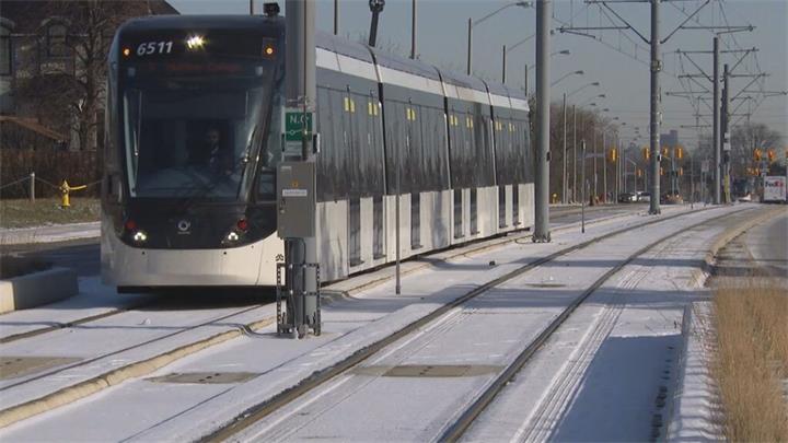 由于降雪,6号线芬奇西轻轨服务因道岔故障暂停1