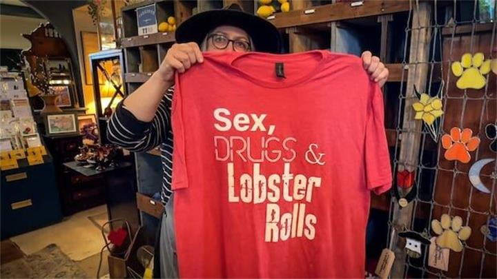 一句“性、毒品和龙虾卷”,引发商标争议:加拿大小商户被要求下架商品1