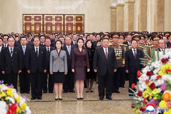 金正恩女儿首次现身“家族圣地”，外界解读为接班人信号1