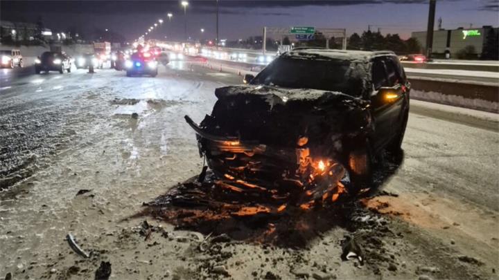 多伦多401号高速发生二次事故 省警巡逻车被追尾致警员受伤1