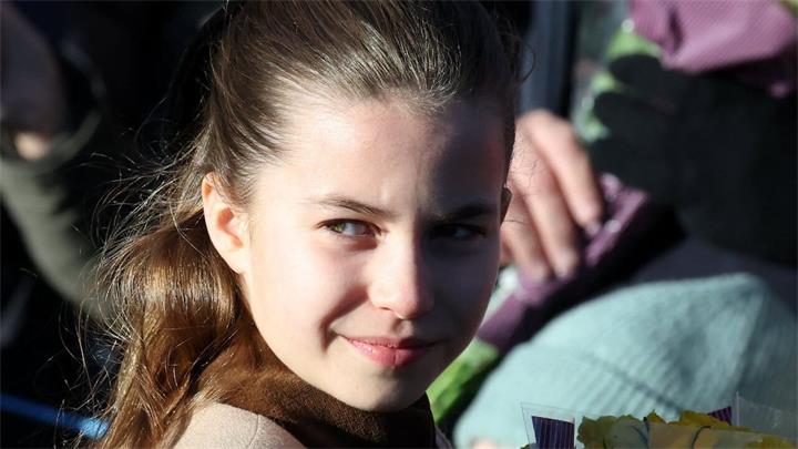 英国王室观察：夏洛特公主逐渐展现独立性1