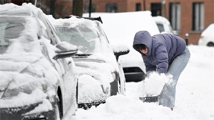 【视频】安省省警:暴风雪后高速仍危险,周一已发生约200起交通事故1