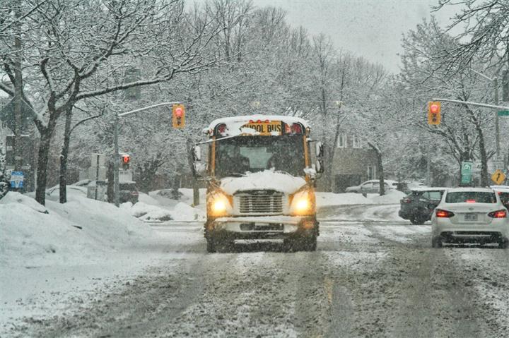 暴风雪来袭:南安省数千所学校周一停课,多校考试延期1