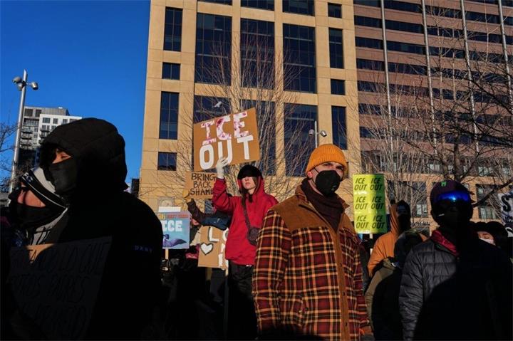 加拿大公共安全部长回应美国明尼苏达州移民执法事件：强调加拿大依法行事1