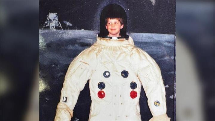 当加拿大首次绕月飞行，这对安省父母在家中等待发射2