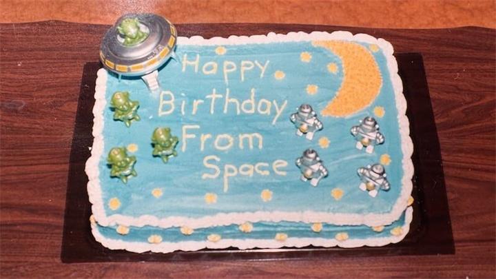 当加拿大首次绕月飞行，这对安省父母在家中等待发射4