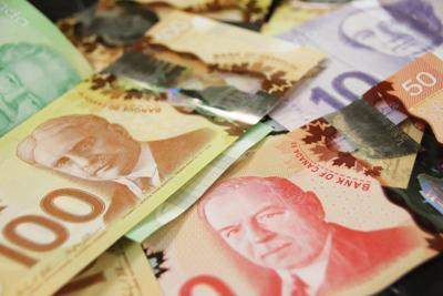 很多家庭不知道：家庭收入变化后，这些福利需要主动更新，否则可能少领或被追回1