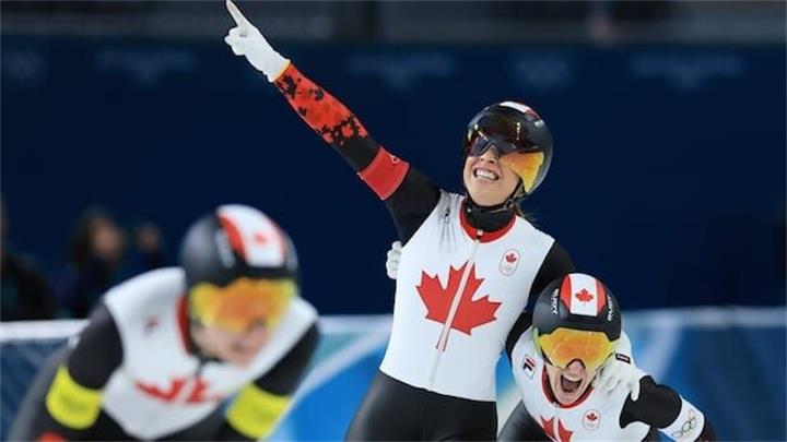 加拿大女子速度滑冰团体追逐成功卫冕，再夺冬奥金牌1
