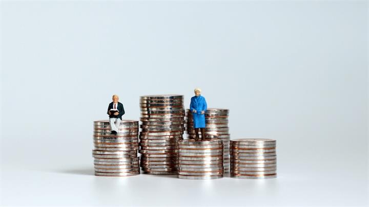 加拿大养老金性别差距仍未消除:女性退休收入平均比男性低17%1