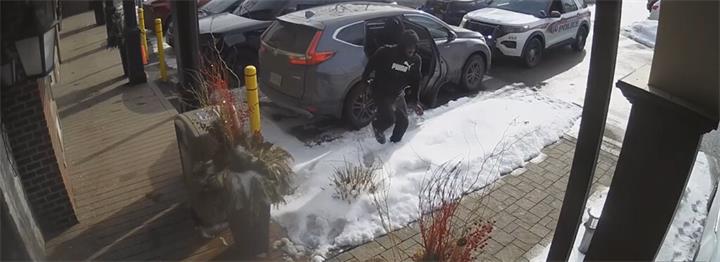 约克区警方通报：旺市克莱因堡商业区未遂抢劫案两人落网1