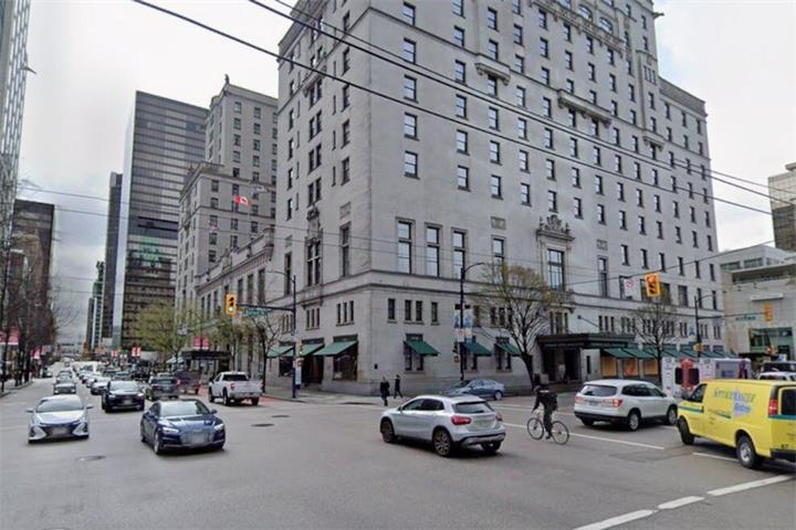 温哥华市中心陌生人袭击事件：男子推婴儿车并殴打父亲 已被起诉1