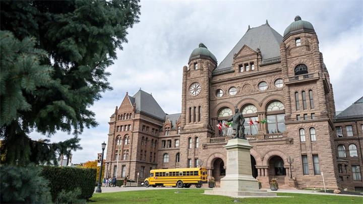 安省2025年“阳光名单”公布,超40万人年薪超10万1