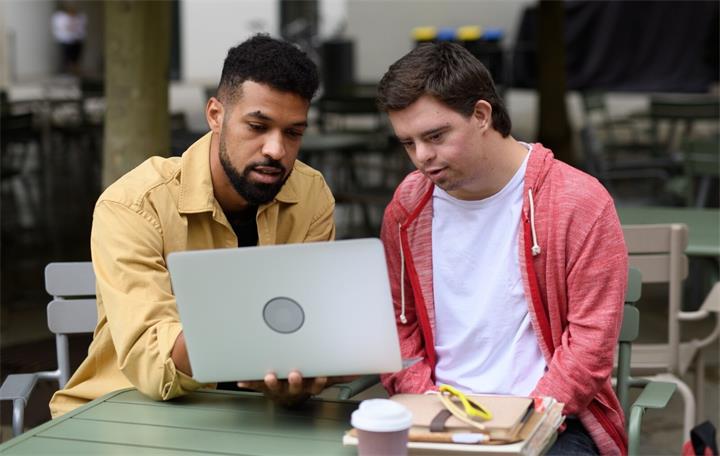 很多人不知道：福利金额是如何一步一步减少的，而不是突然取消1