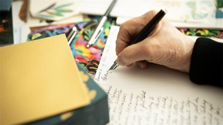 加拿大邮政拟取消上门投递服务引发担忧：或让老年人更加孤立1