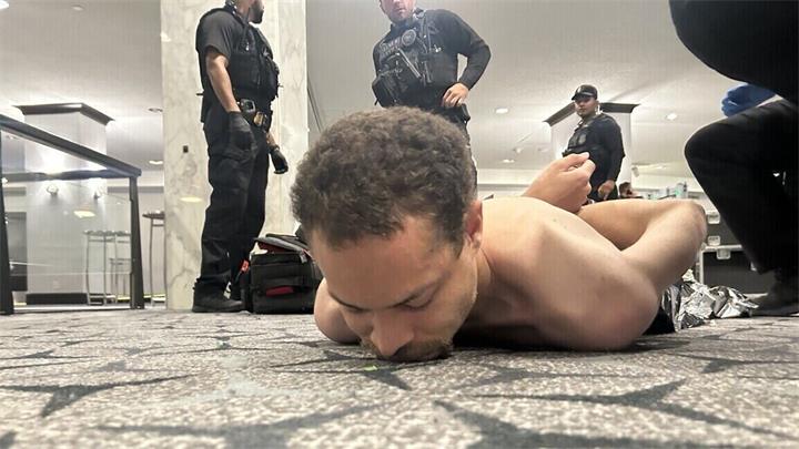 美国白宫记者晚宴袭击案:嫌疑人为计算机硕士毕业生1