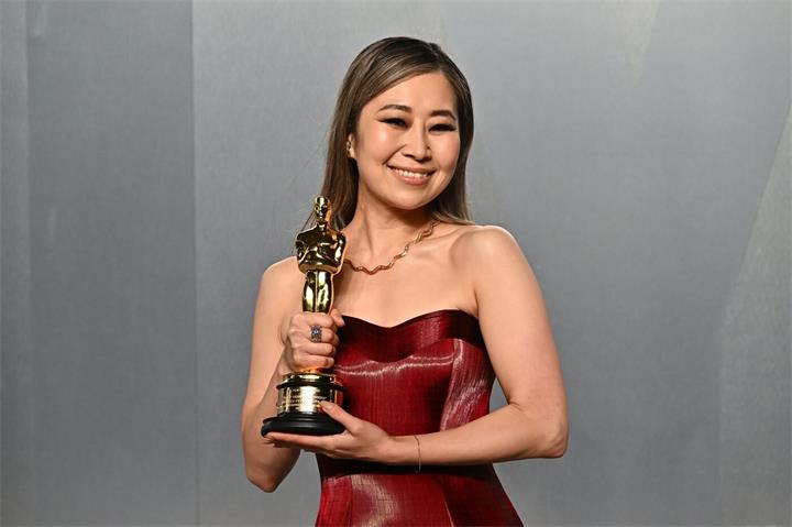 韩裔加拿大导演Maggie Kang获赠多伦多最高荣誉市钥匙1