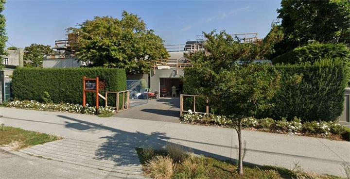 温哥华价值2400万豪宅邻里纠纷升级:业主起诉邻居擅自砍掉“隐私树墙”3