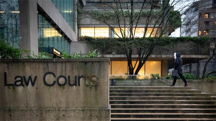 入室抢劫并用球棒殴打女子,卑诗男子获大幅减刑:法官称其已彻底改过自新1