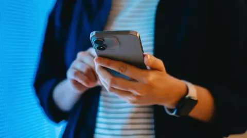 男子未经同意发布女性私密视频,被判赔偿2万加元:加拿大法院再次明确隐私保护底线1