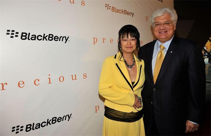 黑莓-Ophelia Wai Fong Lazaridis”-老婆.jpg