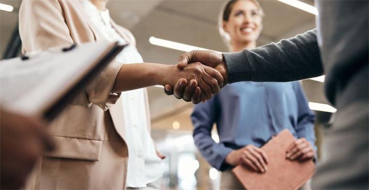 2025 年加拿大百强雇主出炉:安省 43 家企业上榜,依然是全国经济核心1