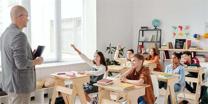 在加拿大课堂上，老师为什么很少“讲课”？他们在课堂上到底在做什么1