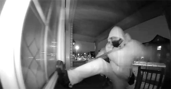 华人警惕！近来案件高发！多伦多地铁站发生锤子袭人事件4