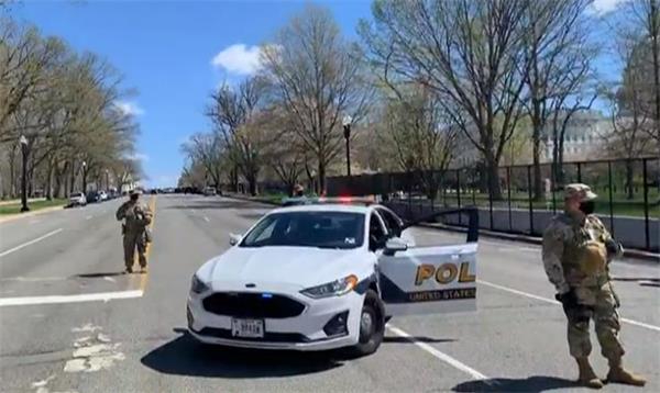 美国又出事了！国会大厦再遭袭击！汽车撞死警察1