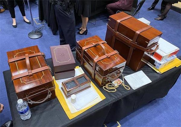 美国又出事了！国会大厦再遭袭击！汽车撞死警察10