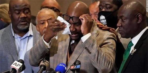 美国沸腾了！弗洛伊德之死如何改变美国！白人警察被判谋杀罪全部成立4