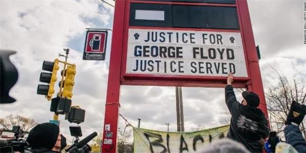 美国沸腾了！弗洛伊德之死如何改变美国！白人警察被判谋杀罪全部成立5