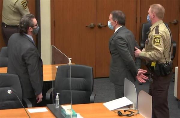 美国沸腾了！弗洛伊德之死如何改变美国！白人警察被判谋杀罪全部成立6