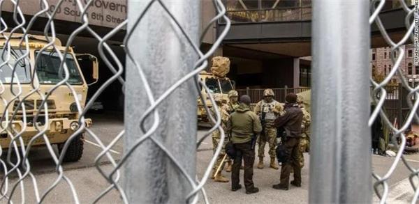 美国沸腾了！弗洛伊德之死如何改变美国！白人警察被判谋杀罪全部成立13