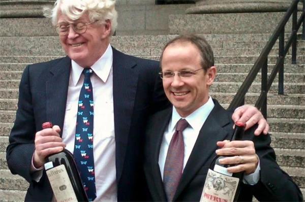 驱逐出境！华裔男子假冒阔少造假酒诈骗美国富豪1.5亿4