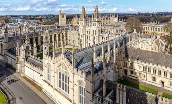 惊了！英国女王遭牛津大学学生抵制！反殖民反种族歧视热潮传遍全球7