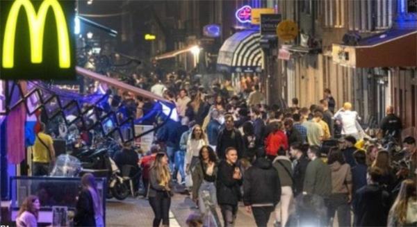 醉酒斗殴！解封后暴力犯罪激增！社会治安面临严重问题8